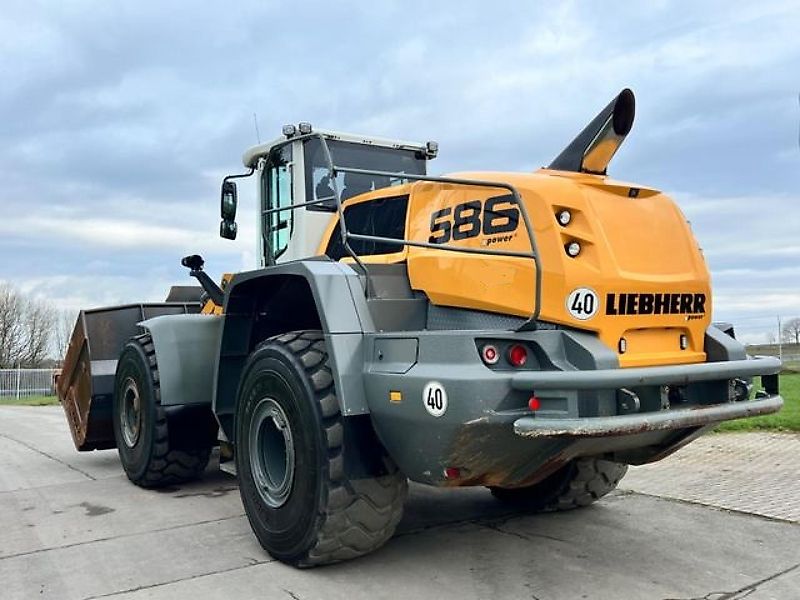Liebherr L586 X Power