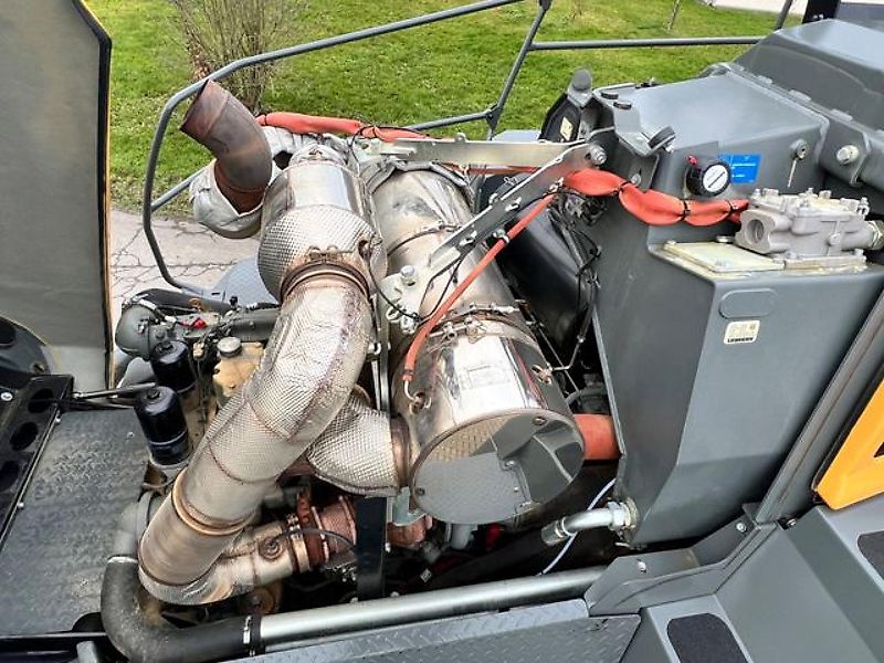 Liebherr L586 X Power