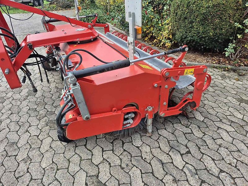 Dücker SFK 2700 - Profi Kehrmaschine 700mm Besen - beidseitiger hydr. Antrieb + Aufkratzleiste