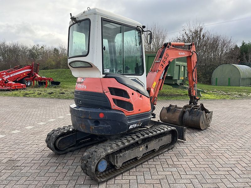 Kubota U25-3A
