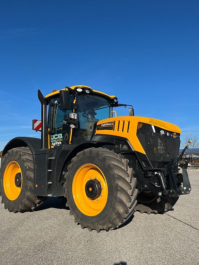 JCB FASTRAC 8330 ICON