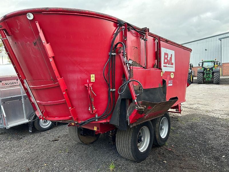 BvL 18-2S V-Mix Diet Feeder