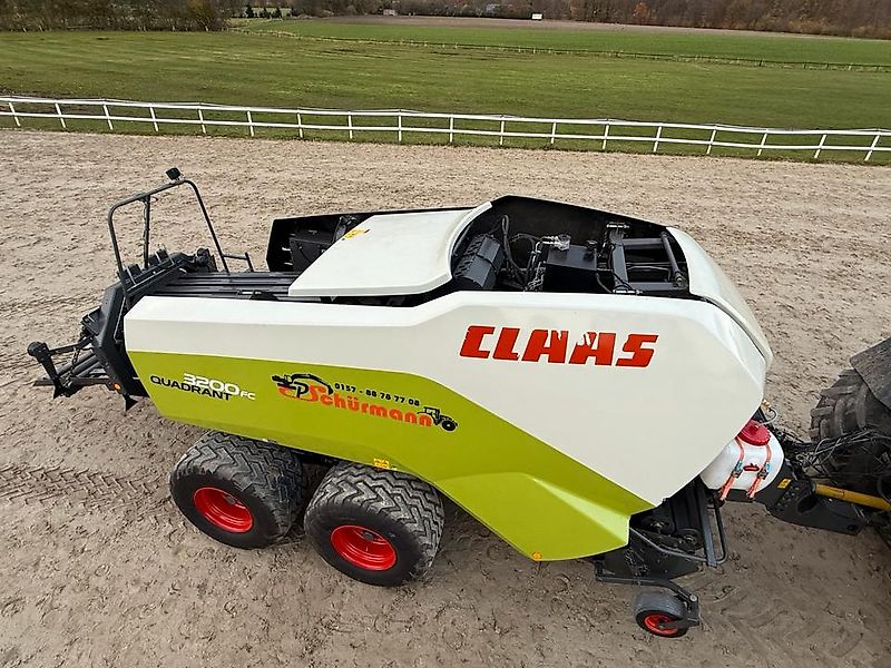 Claas Quadrant 3200 Finecut Quaderballenpresse BigPack
