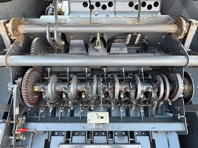 Claas Quadrant 3200 Finecut Quaderballenpresse BigPack