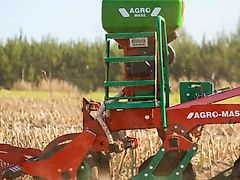 AGRO-MASZ AGRO-MASZ SP 230 GPS mit externen Bedienteil