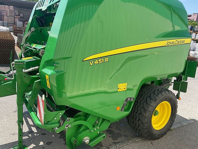 John Deere V451R