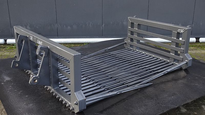 Hofstede Tegelriek verhoogde zijtanden stenenriek puinriek tegel stenen puin riek met model Euro / Giant of Weidemann aankoppeling