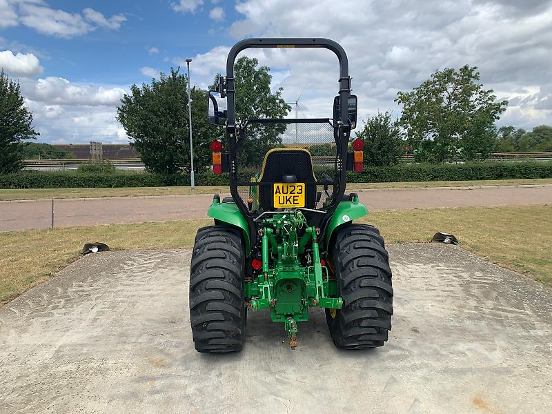 John Deere 3046R ROPS I