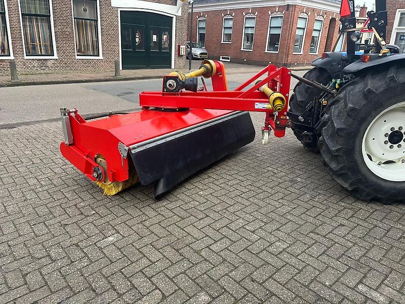 Dücker SFK 2400 veegmachine