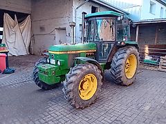 John Deere 2040