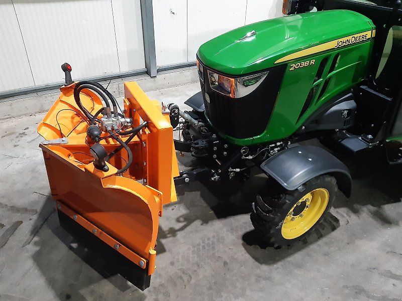 John Deere 2038R