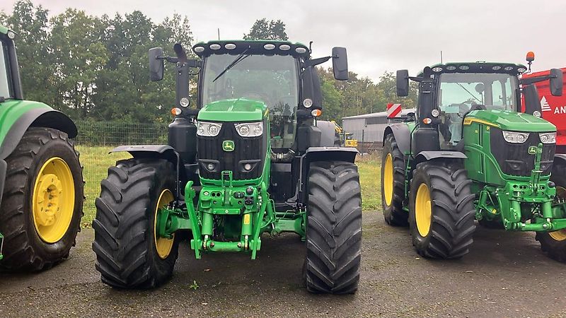 John Deere 6230R