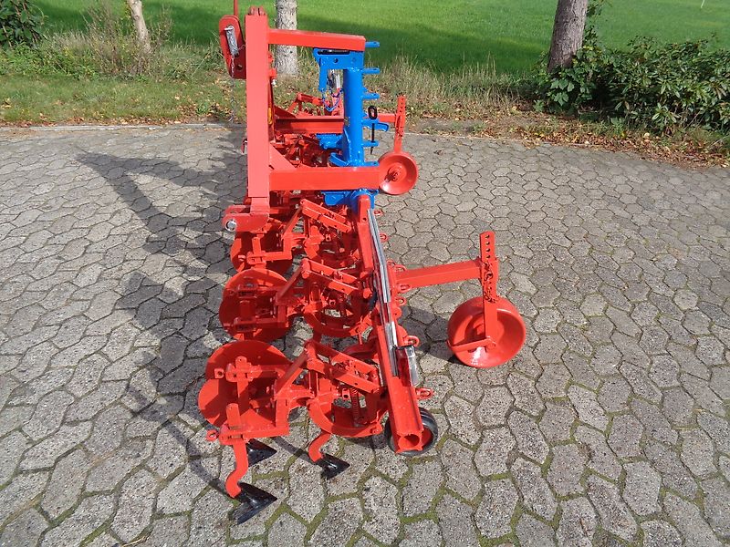 Rau Sechs reihige Fronthacke mit Akkord Dreieck von Weiste mit Hackschutzscheiben kein Schmotzer Einböck Köckerling Hatzenbichler Universalhackgerät