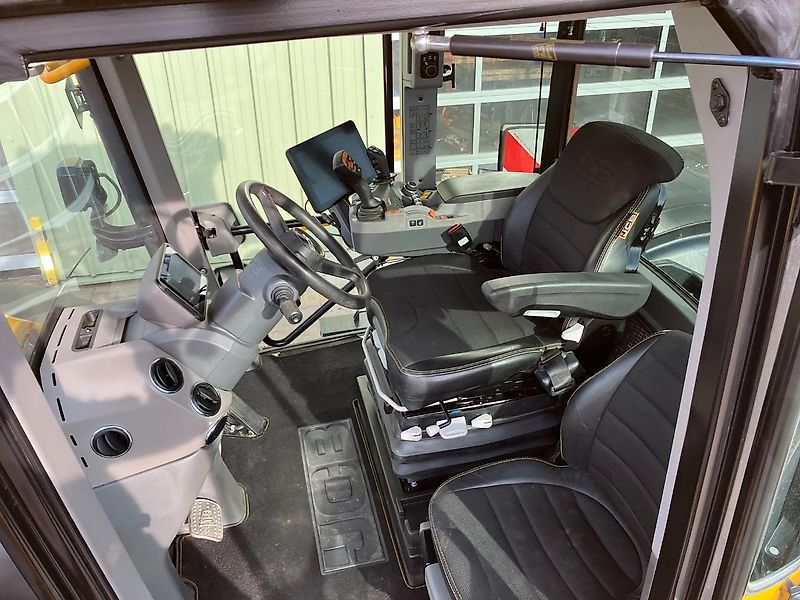 JCB Fastrac 4220 Icon Pro Line