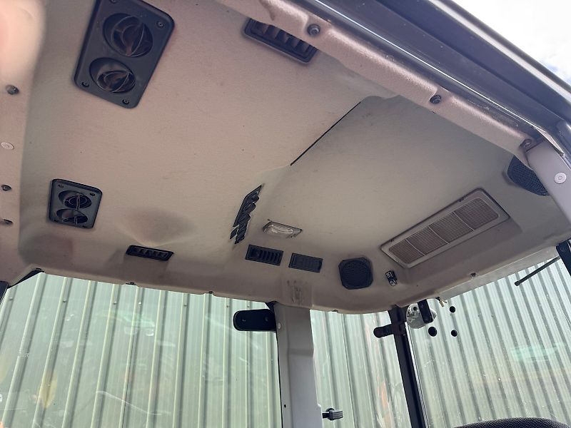 Kubota M8540 Narrow Half Track *85 HP*