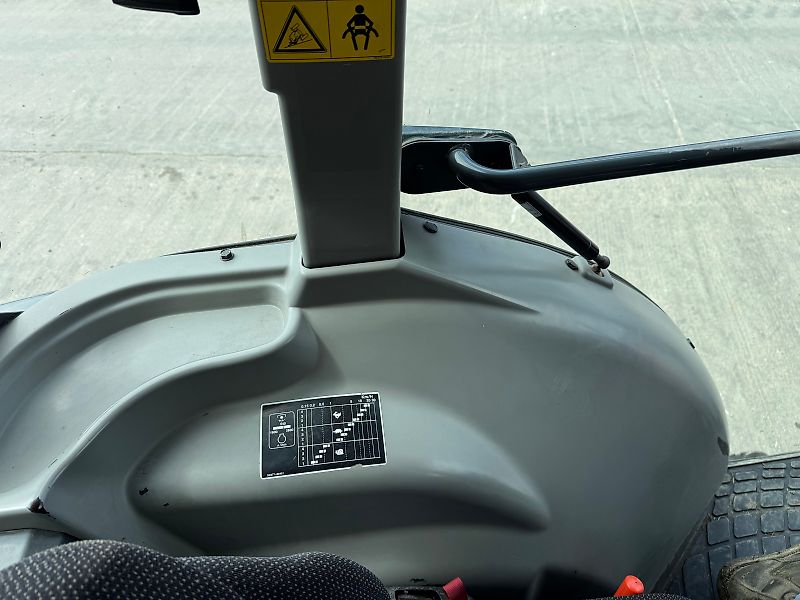 Kubota M8540 Narrow Half Track *85 HP*