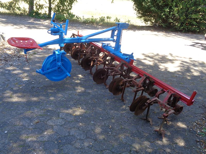 Rau Hackgerät 6 reihig mit Exaktsteuerung Hackschutzscheiben je Reihe 3 Hackschare alleArbeitswerkzeuge Stufenlos Verstellbar