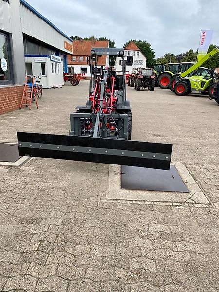 Bressel und Lade Gummischiebeschild 2400mm hydraulisch schwenkbar EURO Aufnahme