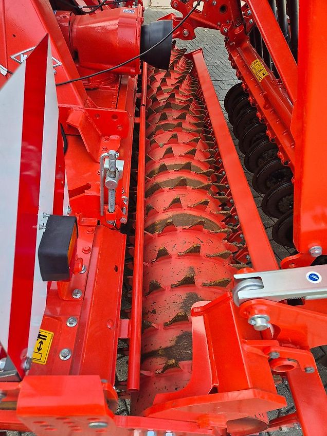 Kuhn Sitera 330E 24 Reihen + HRB 303D , elektrische Dosierung, Spuranreißer, DURAKUHN