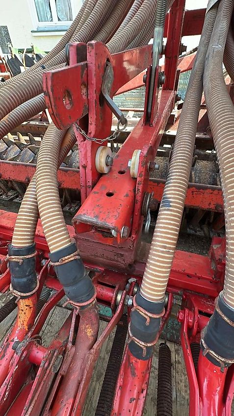 Kuhn 4,50m Kreiselegge mit Accord DA-S Rollscharmaschine und Tieflader, Zustand s. Fotos