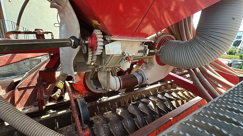 Kuhn 4,50m Kreiselegge mit Accord DA-S Rollscharmaschine und Tieflader, Zustand s. Fotos