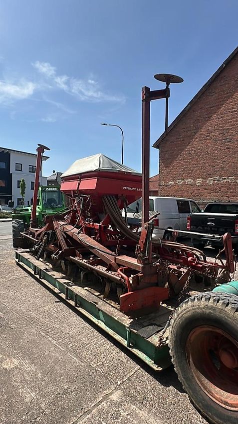 Kuhn 4,50m Kreiselegge mit Accord DA-S Rollscharmaschine und Tieflader, Zustand s. Fotos