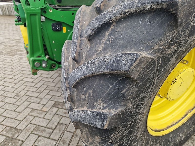 John Deere 6230R MY22 AP 50