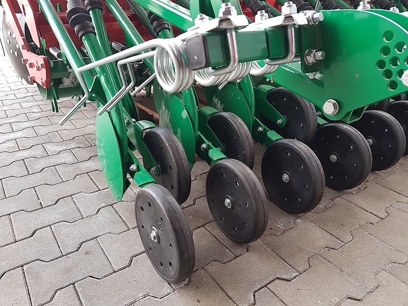 AGRO-MASZ SN300 + Anbauaggregat ANT30
