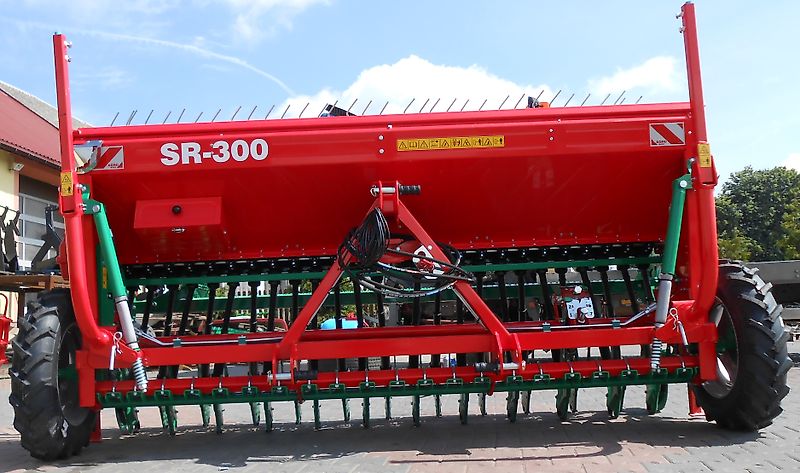 AGRO-MASZ Drillmaschine SR-300 / Seed drill/ Siewnik rzędowy SR-300 / Sembradora en línea SR-300
