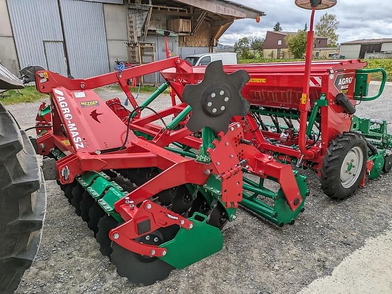 AGRO-MASZ AT30 mit SR300 - Kurzscheibenegge mit Drillmaschine (Am Lager)