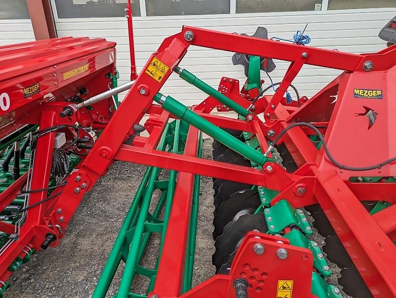 AGRO-MASZ AT30 mit SR300 - Kurzscheibenegge mit Drillmaschine (Am Lager)