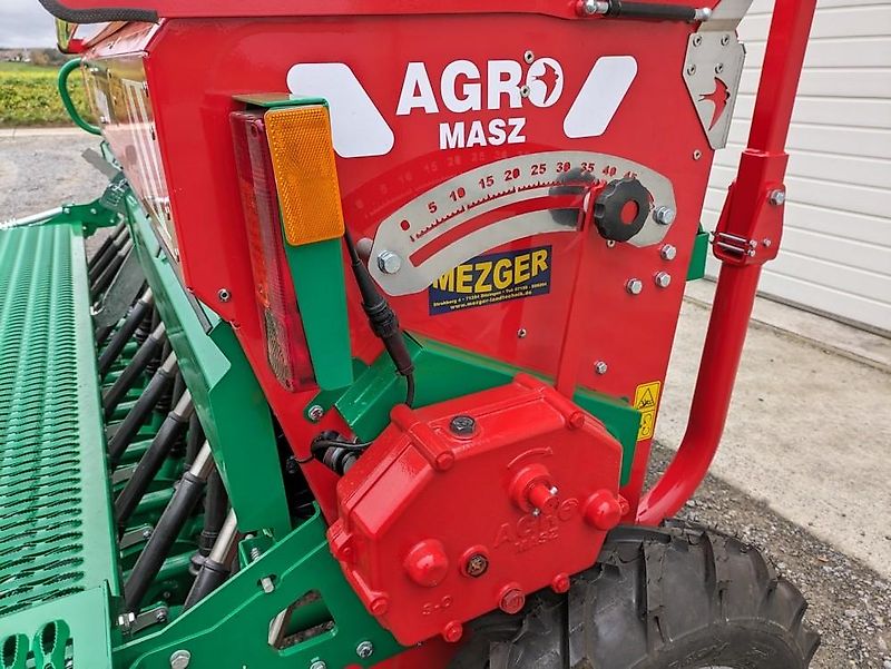 AGRO-MASZ AT30 mit SR300 - Kurzscheibenegge mit Drillmaschine (Am Lager)