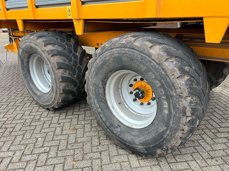 Veenhuis SW 400 Silagewagen