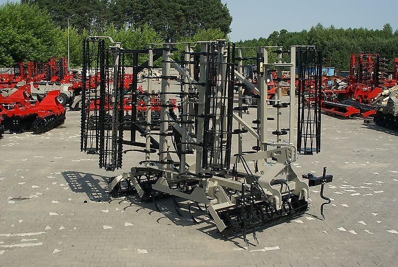 Rolex Saatbettkombination / Hydraulically cultivator / Vibroculteur / Aggregato di coltivazione / Почвообрабатывающий гидравлический складывающийся агрегат / Agregat uprawowy hydraulicznie składany 4,2 m