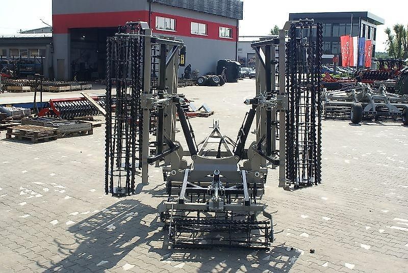 Rolex Saatbettkombination / Hydraulically cultivator / Vibroculteur / Aggregato di coltivazione / Почвообрабатывающий гидравлический складывающийся агрегат / Agregat uprawowy hydraulicznie składany 4,2 m