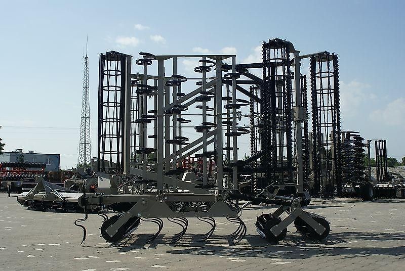 Rolex Saatbettkombination / Hydraulically cultivator / Vibroculteur / Aggregato di coltivazione / Почвообрабатывающий гидравлический складывающийся агрегат / Agregat uprawowy hydraulicznie składany 4,2 m