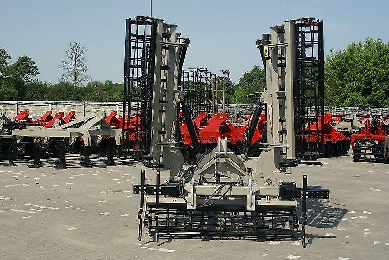 Rolex Saatbettkombination / Hydraulically cultivator / Vibroculteur / Aggregato di coltivazione / Почвообрабатывающий гидравлический складывающийся агрегат / Agregat uprawowy hydraulicznie składany 4,2 m