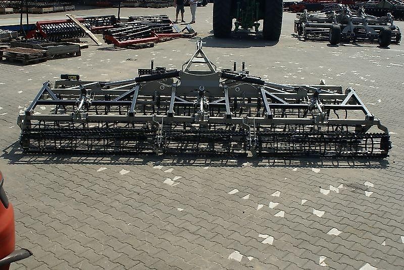 Rolex Saatbettkombination / Hydraulically cultivator / Vibroculteur / Aggregato di coltivazione / Почвообрабатывающий гидравлический складывающийся агрегат / Agregat uprawowy hydraulicznie składany 4,2 m