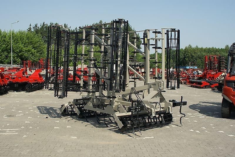 Rolex Saatbettkombination / Hydraulically cultivator / Vibroculteur / Aggregato di coltivazione / Почвообрабатывающий гидравлический складывающийся агрегат / Agregat uprawowy hydraulicznie składany 4,2 m