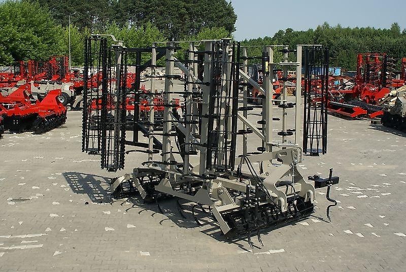 Rolex Saatbettkombination / Hydraulically cultivator / Vibroculteur / Aggregato di coltivazione / Почвообрабатывающий гидравлический складывающийся агрегат / Agregat uprawowy hydraulicznie składany 4,2 m