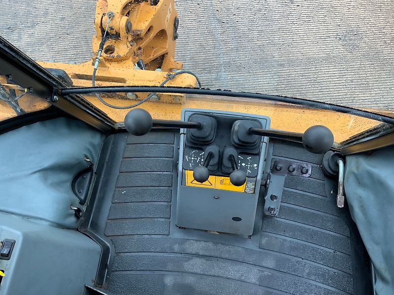 Case 580 Super Le Wheeled Digger (ST24787)