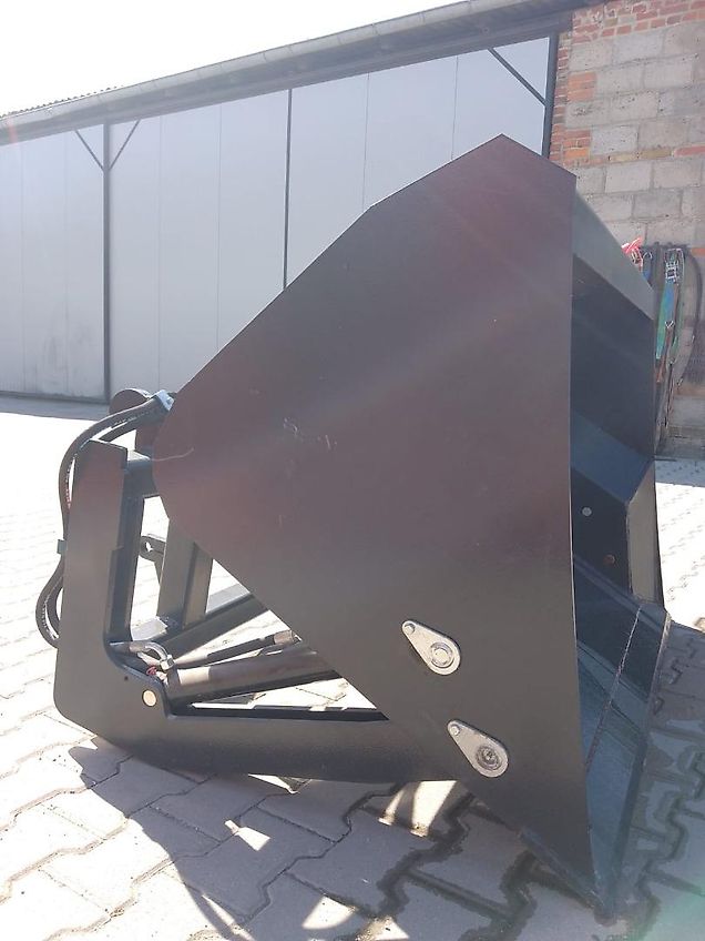 Hochkippschaufel Frontladerschaufel Euro Aufnahme