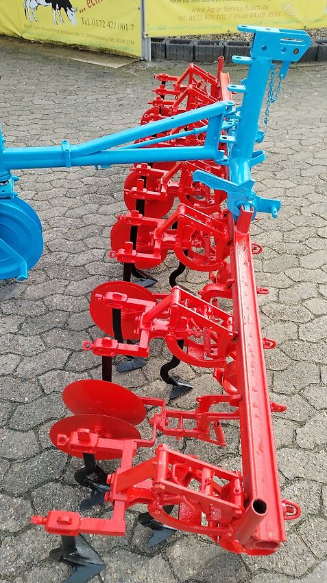 Rau Rau 6 Reihige Heckhacke 50cm Reihenabstand 3,1m Rahmenbreite mit Kulturschutzscheiben Exaktsteuerung im Heck zur optimalen Beikräuterbeseitigung durch Exackthecklenkung