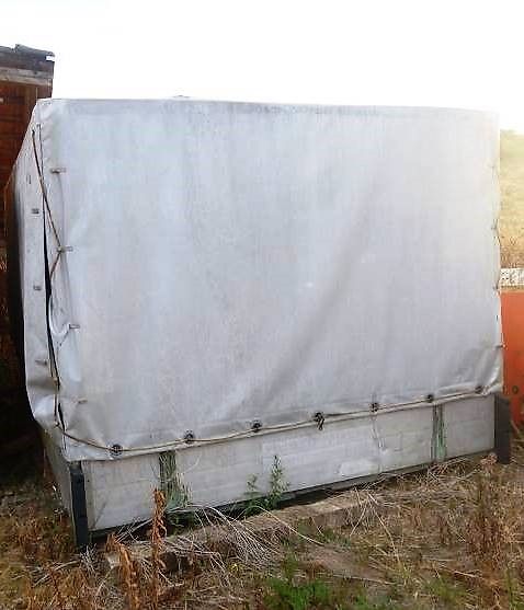 Müller Plattform mit Plane - Heckcontainer mit Pritsche
