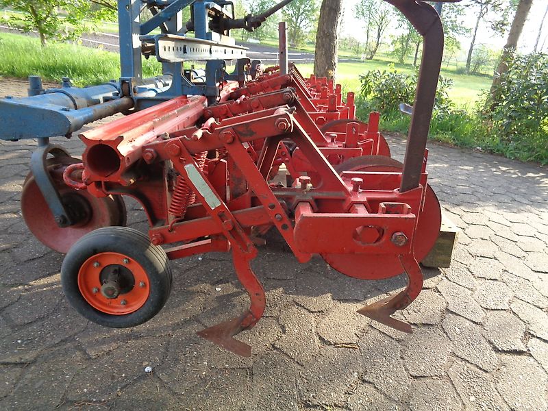 Rau Hacke 6 Reihig Gänsefußschare mit Pilotensitz