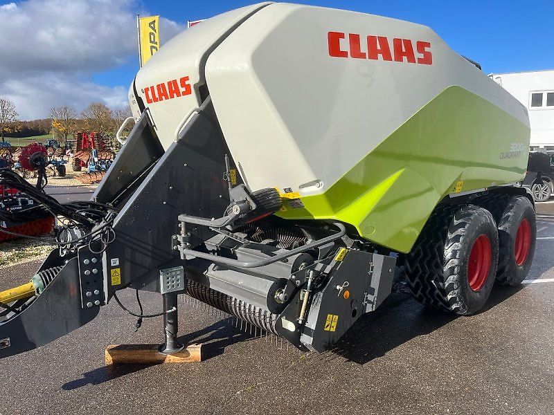 Claas Quadrant 3200 FC Tandem