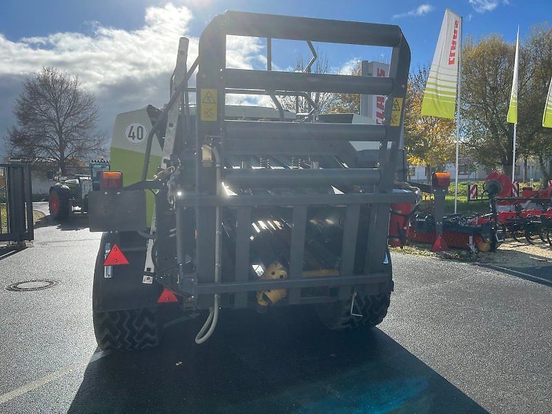 Claas Quadrant 3200 FC Tandem