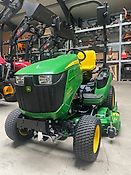 John Deere 1026 R mit Mähwerk 1,37m