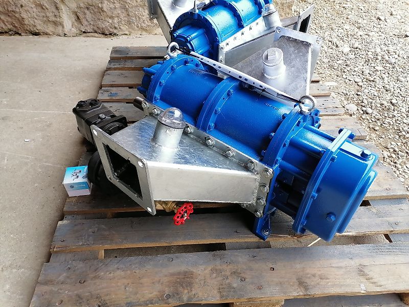 NEU Hofer !! verzinkten Dreipunktbock + Drehkolbenpumpe 5 m3 !! - Zapfwellenantrieb / Gelenkwellenantrieb - Steinfangkasten - Güllepumpe Güllezubringer Güllefass Güllewagen Biogas Gülleauflieger Gülleauflieger Pumpstation Schleppschlauch Schleppschuhverte verzinkten Dreipunktbock + Drehkolbenpumpe 5 m3 + Steinfangkasten