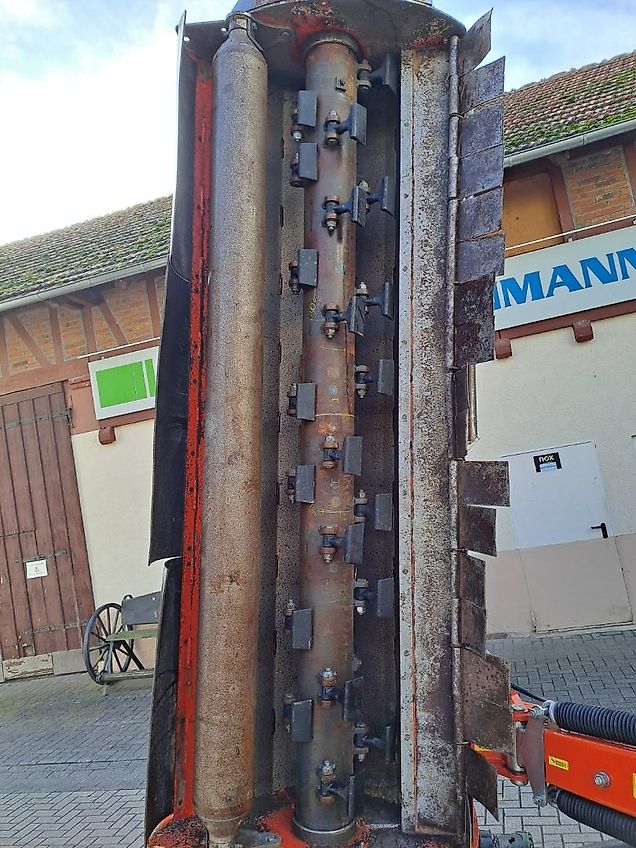 Kuhn TBES 262 - Top Zustand mit doppelseitiger Weitwinkelgelenkwelle